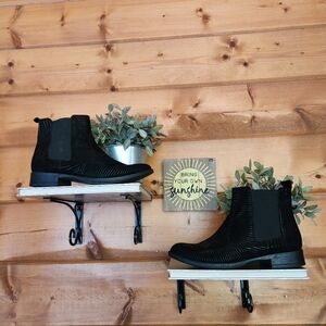 Tamaris Black Suede Leather Chelsea Boot Block Heel Silver Metallic Stripe Sz 39